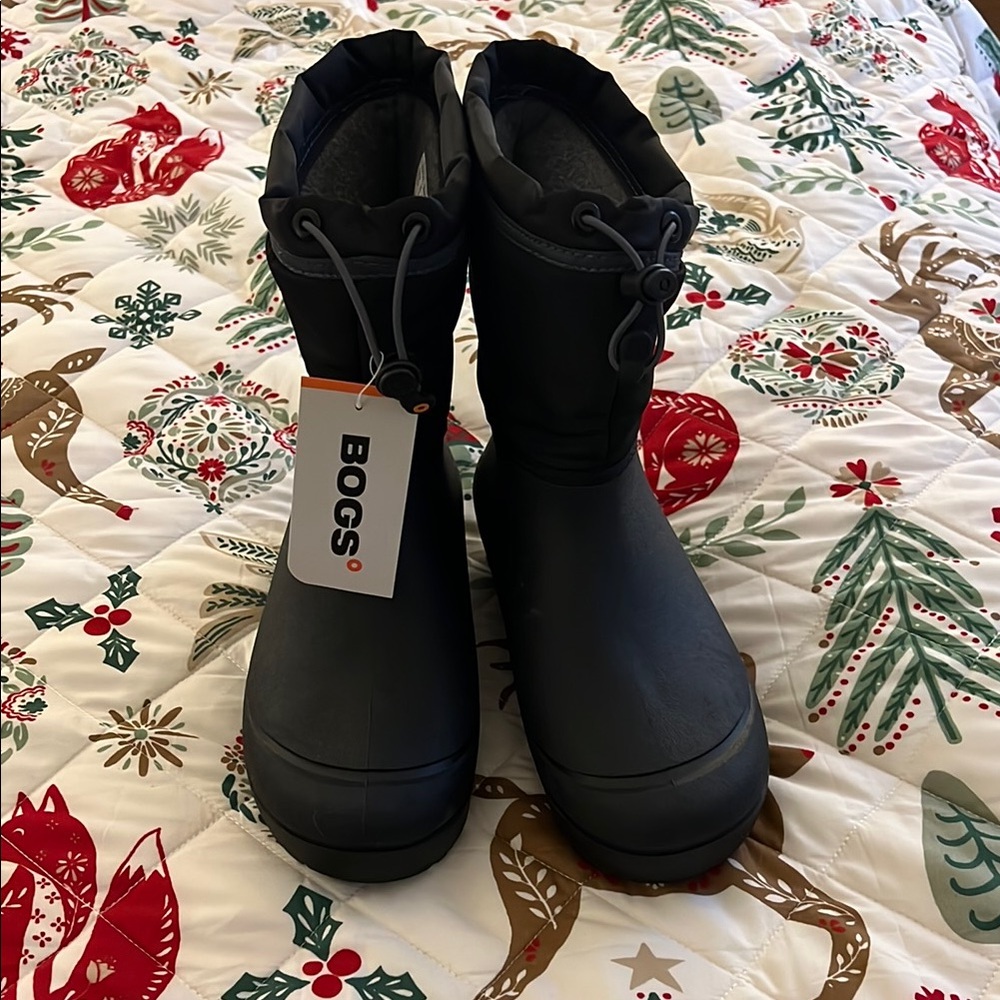 BOGS Black Snow Shell boots
